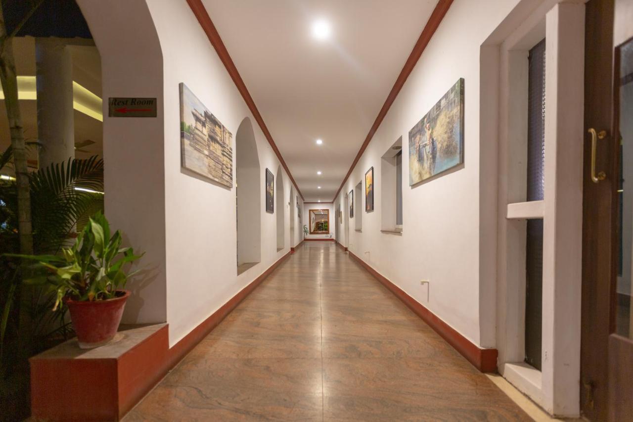 Kstdc Hotel Mayura Bhuvaneshwari Kamalapur Hampi Zewnętrze zdjęcie