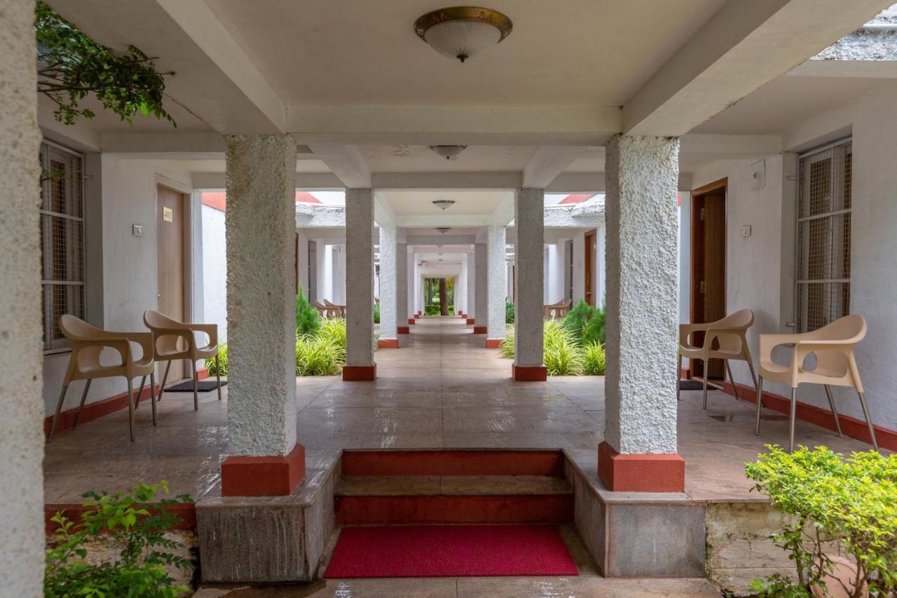 Kstdc Hotel Mayura Bhuvaneshwari Kamalapur Hampi Zewnętrze zdjęcie