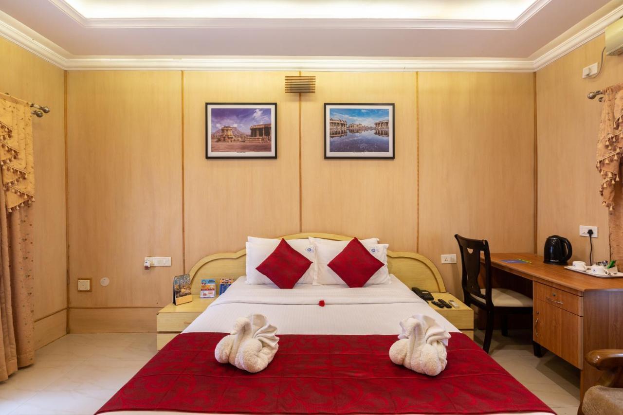 Kstdc Hotel Mayura Bhuvaneshwari Kamalapur Hampi Zewnętrze zdjęcie