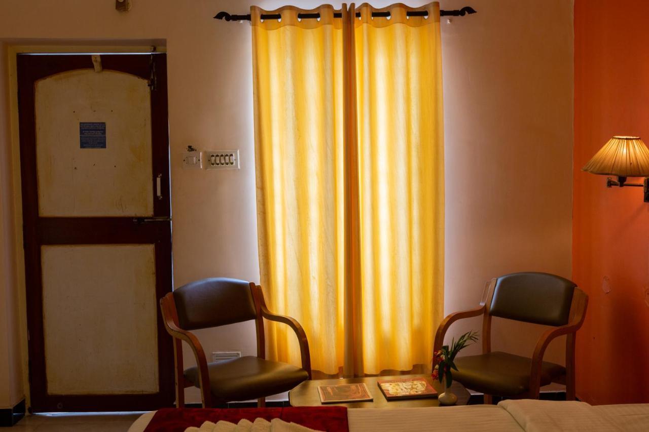 Kstdc Hotel Mayura Bhuvaneshwari Kamalapur Hampi Zewnętrze zdjęcie