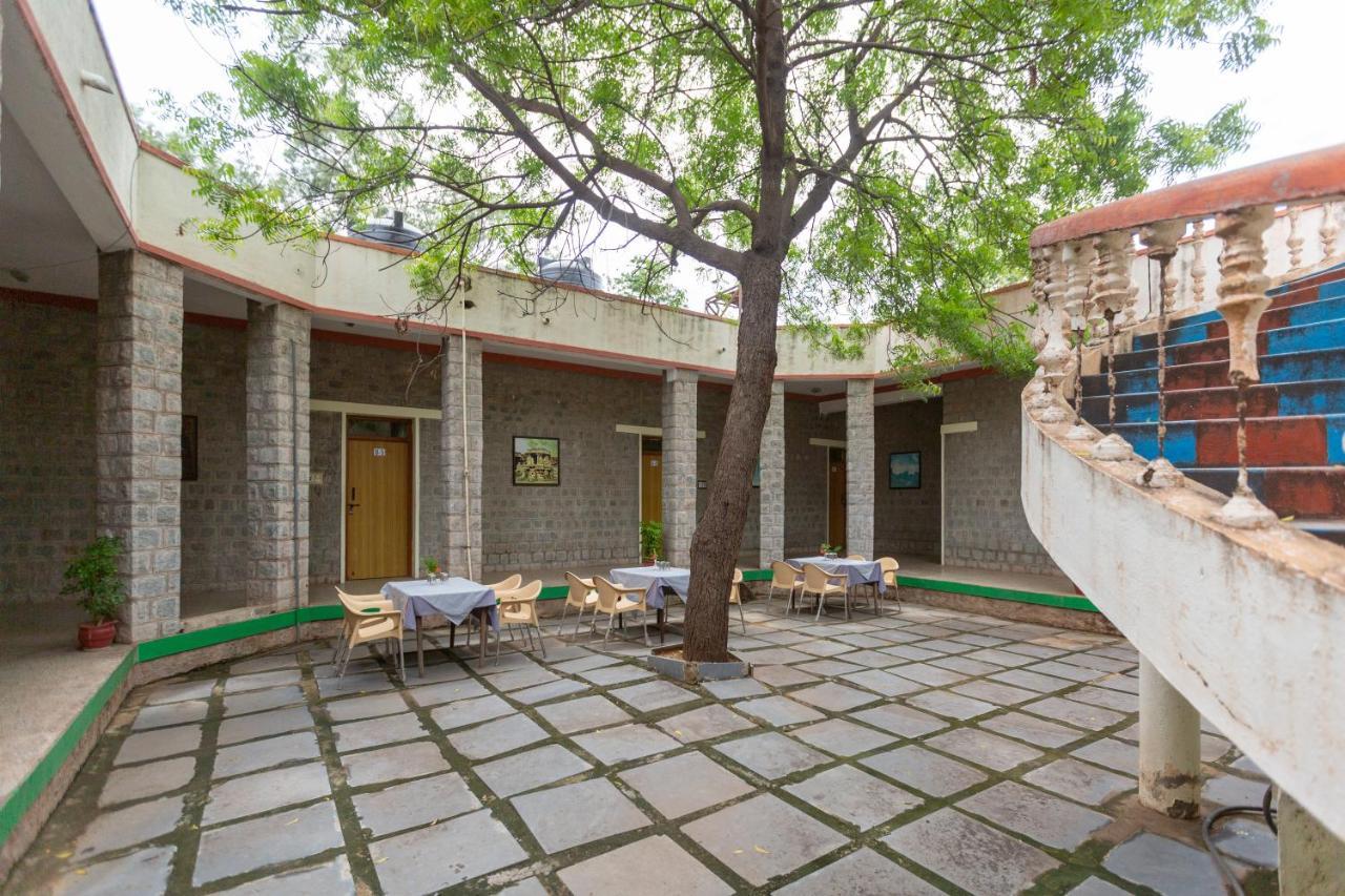 Kstdc Hotel Mayura Bhuvaneshwari Kamalapur Hampi Zewnętrze zdjęcie