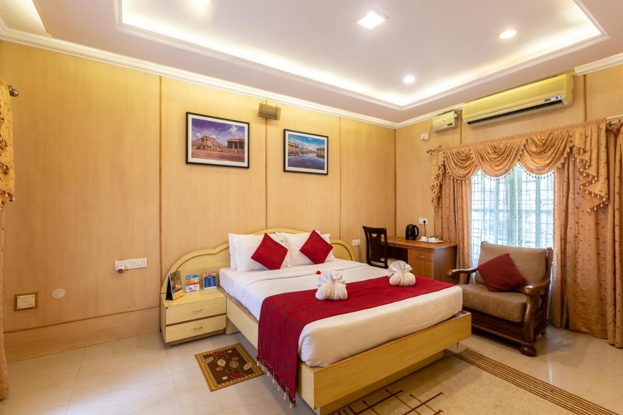 Kstdc Hotel Mayura Bhuvaneshwari Kamalapur Hampi Zewnętrze zdjęcie