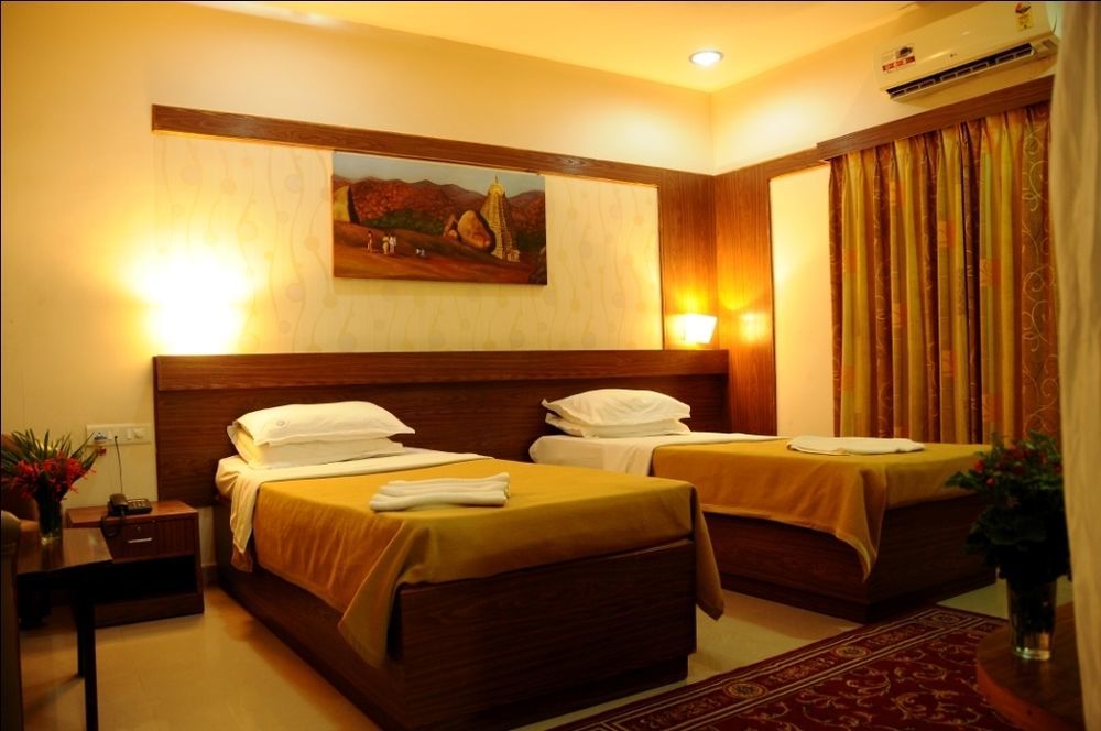 Kstdc Hotel Mayura Bhuvaneshwari Kamalapur Hampi Zewnętrze zdjęcie