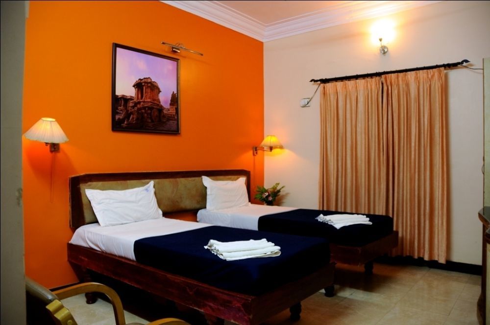 Kstdc Hotel Mayura Bhuvaneshwari Kamalapur Hampi Zewnętrze zdjęcie