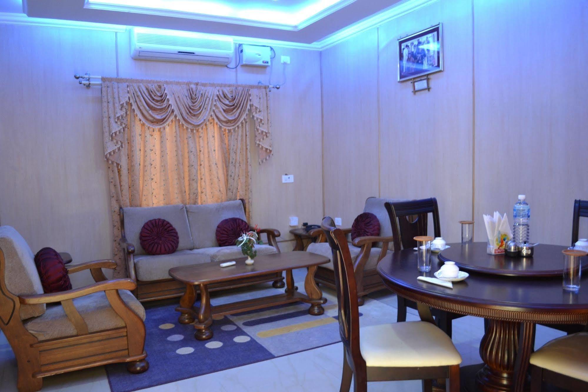 Kstdc Hotel Mayura Bhuvaneshwari Kamalapur Hampi Zewnętrze zdjęcie